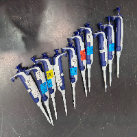 Rainin Pipet-lite XLS Single Channel Pipettes - Quantity 10 image 1